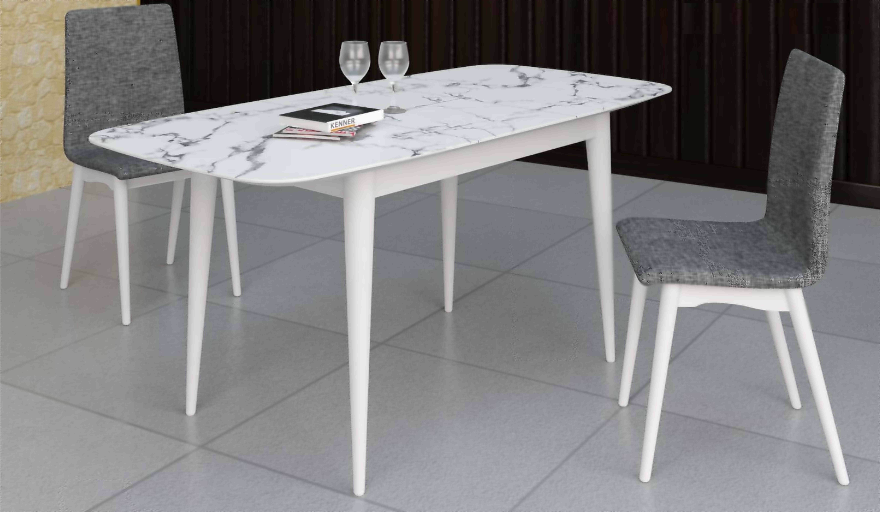 Кухонный стол с покрытием из пластика