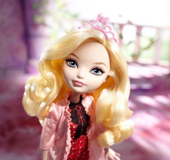 Кукла Эппл Вайт, Ever After High