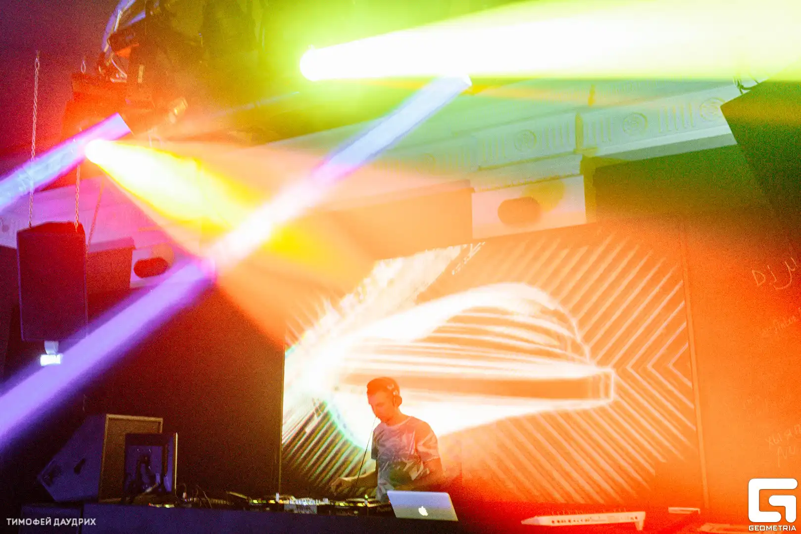 Клуб-бар Туман Барнаул — общий вид после установки оборудования