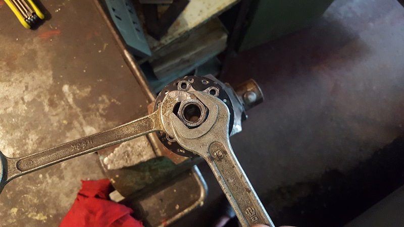 Гайки оси втулки Axiom