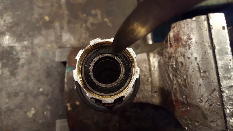 Снятие пыльника с подшипника барабана втулки Hope pro 2 evo