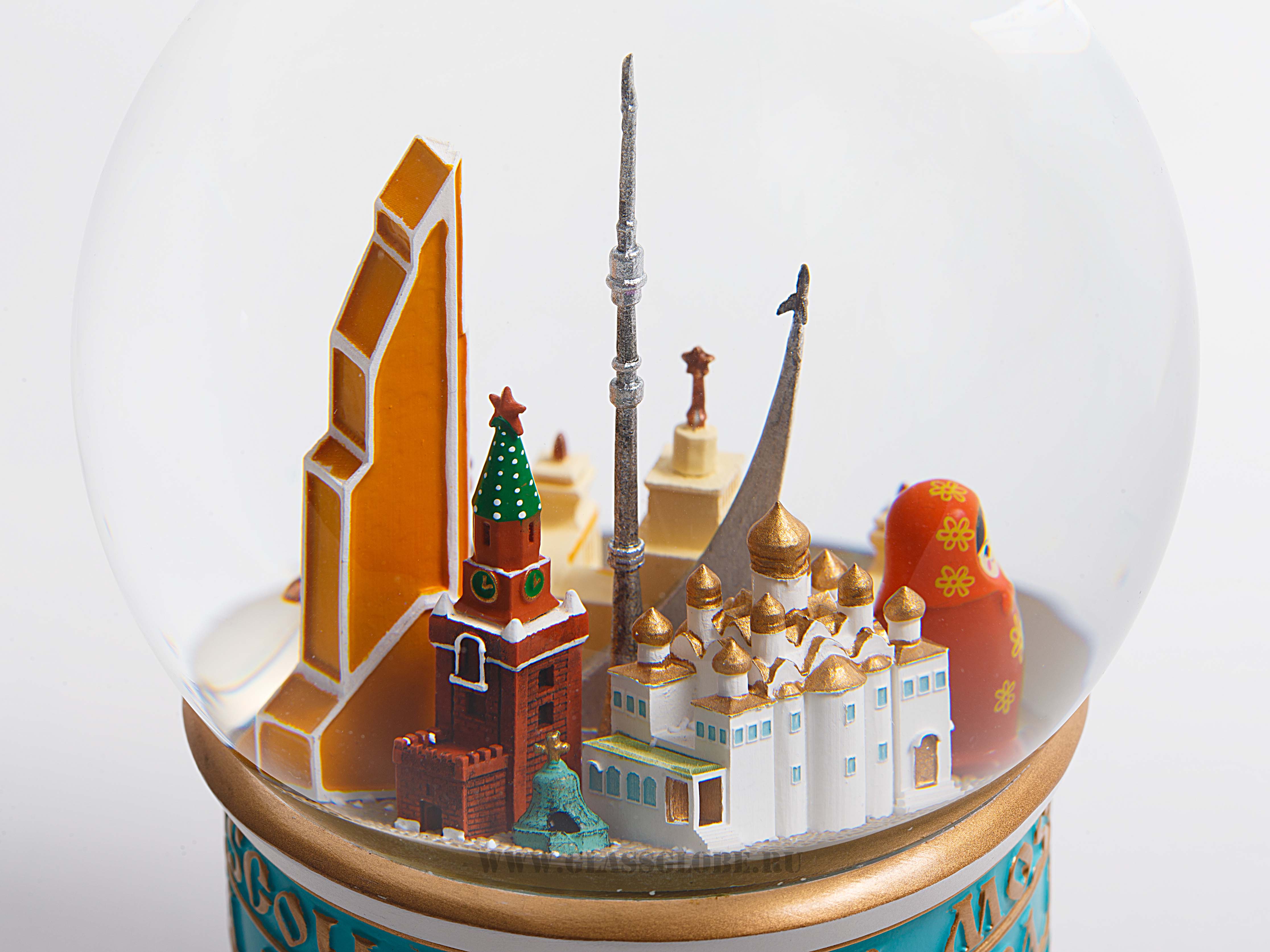 Стеклянный шар со снегом Москва