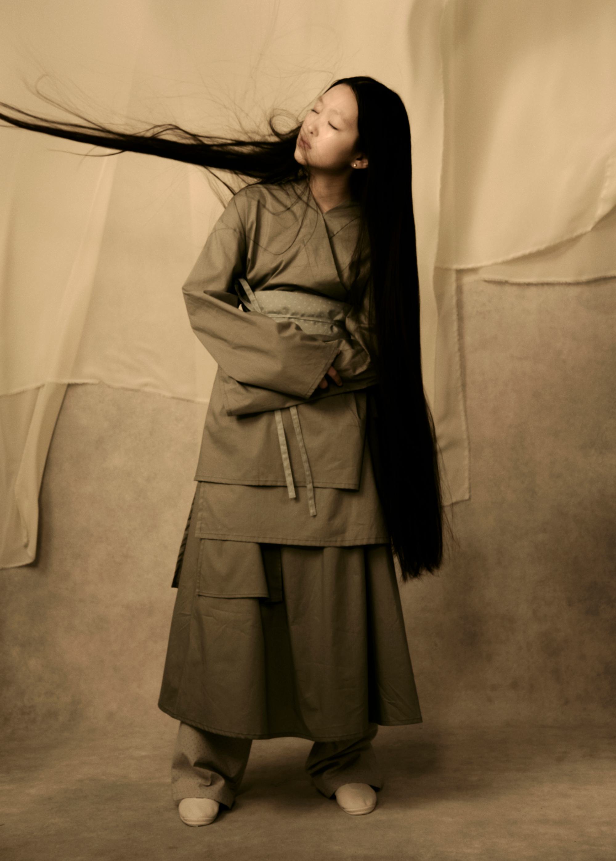 2000-annurclothes-5af3b030ad1d11679ab16af863280538.jpg