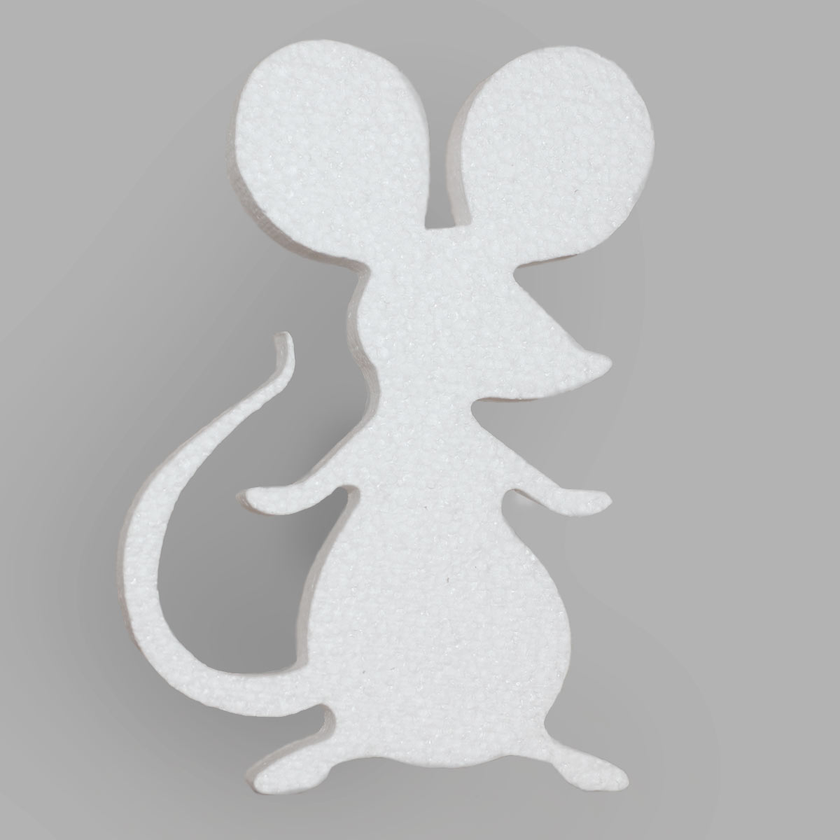 мышь из пенопласта - символ года.