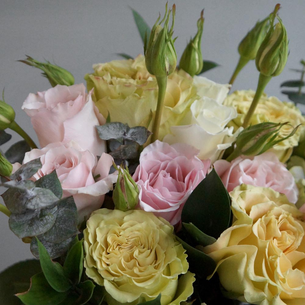 SecondFlor — Lime Cream букет с зелеными лаймовыми розами, розовыми и желтыми розами.jpg