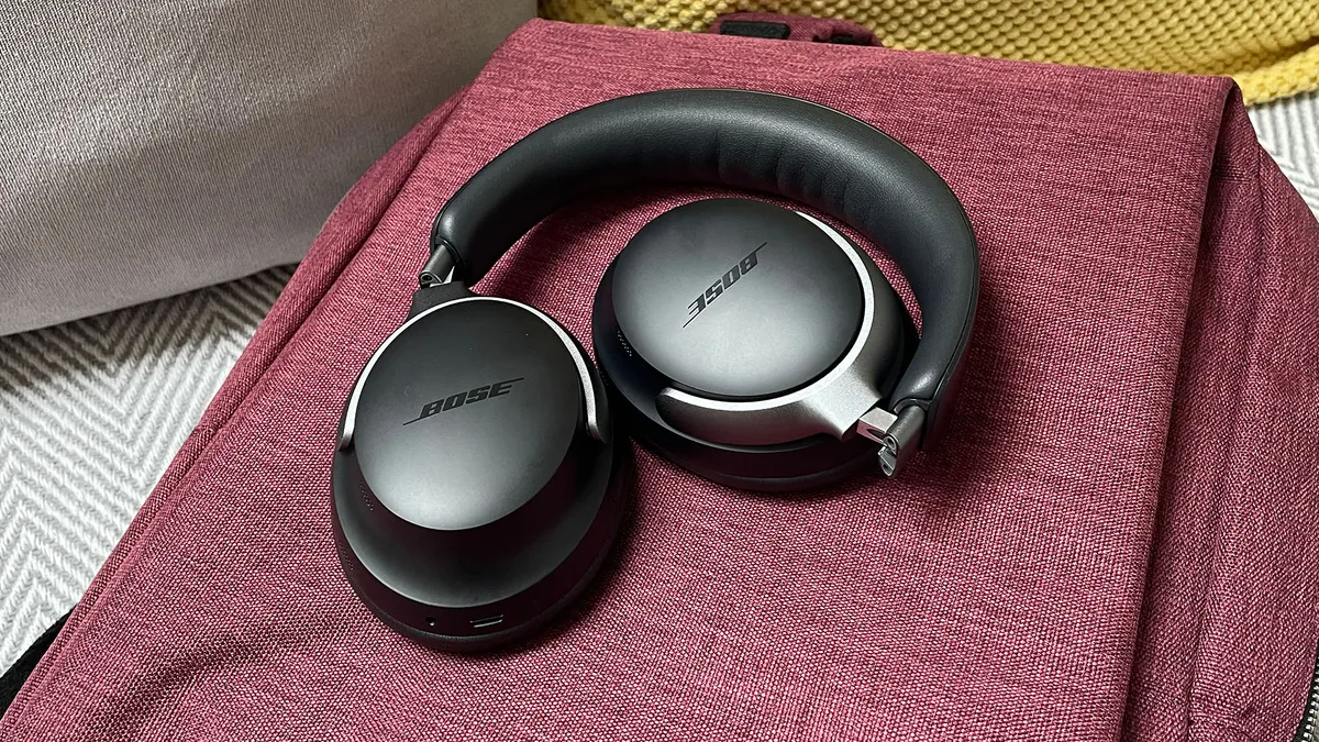Сравнение Sony WH-1000XM6 и Bose QuietComfort Ultra