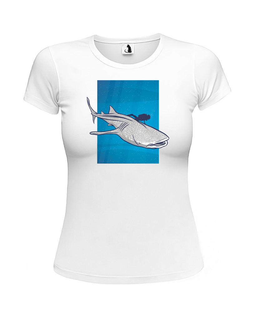Футболка женская с китовой акулой приталенная белая