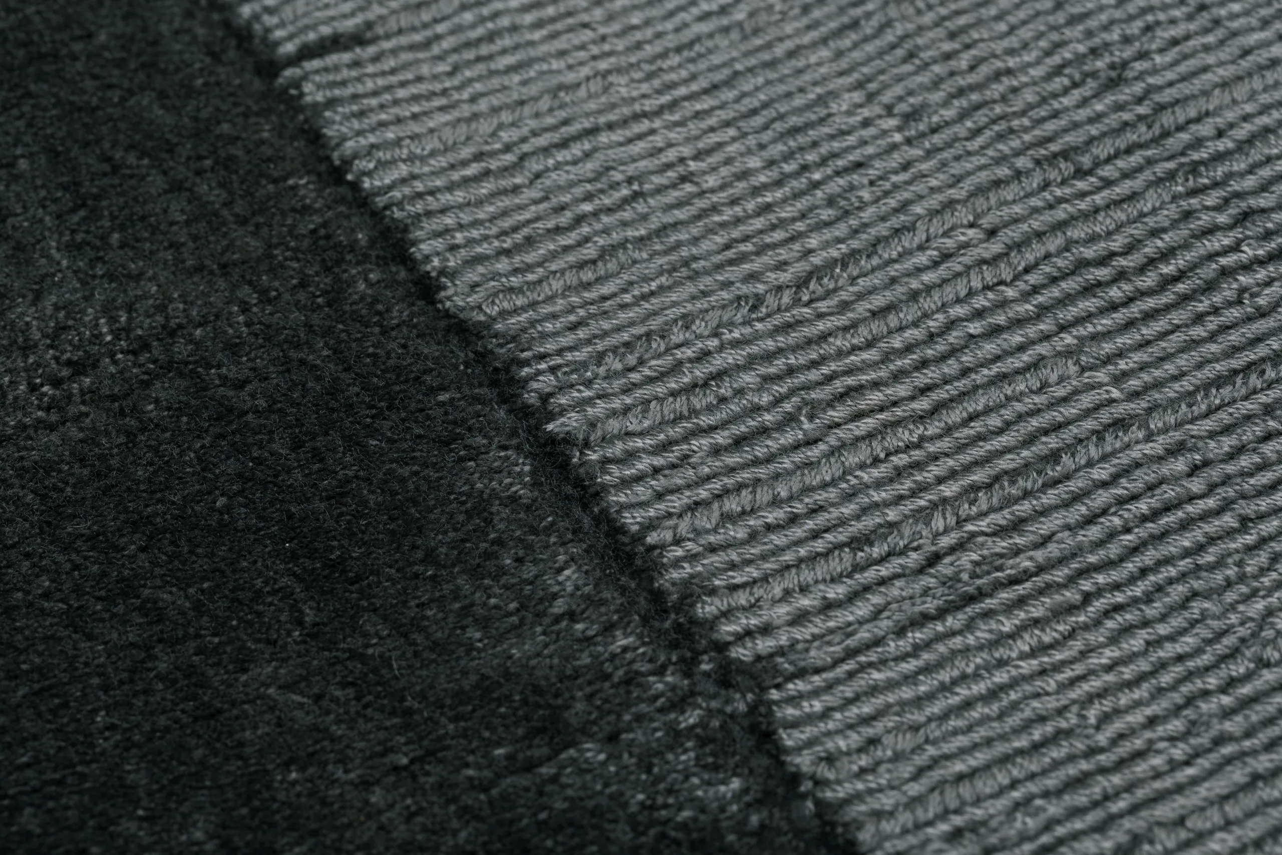 ARACELIS CHARCOAL DETAL