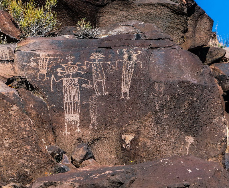 Петроглифы little-petroglyph-canyon.jpg