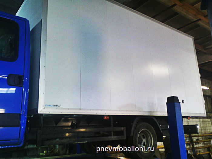 iveco_daily_45c_s_pnevmopodveskoy_2_pnevmoballoni.ru.jpg