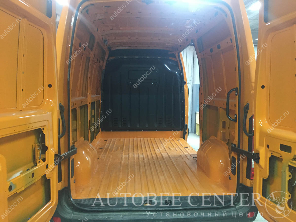 Renault Master (обшивка ламинированной фанерой)