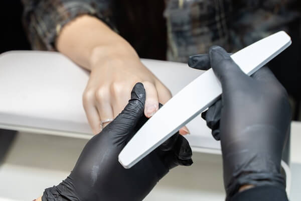 техника пилочного маникюра