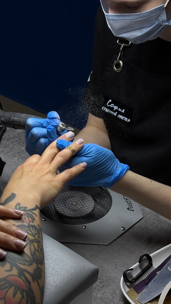 аппаратный маникюр