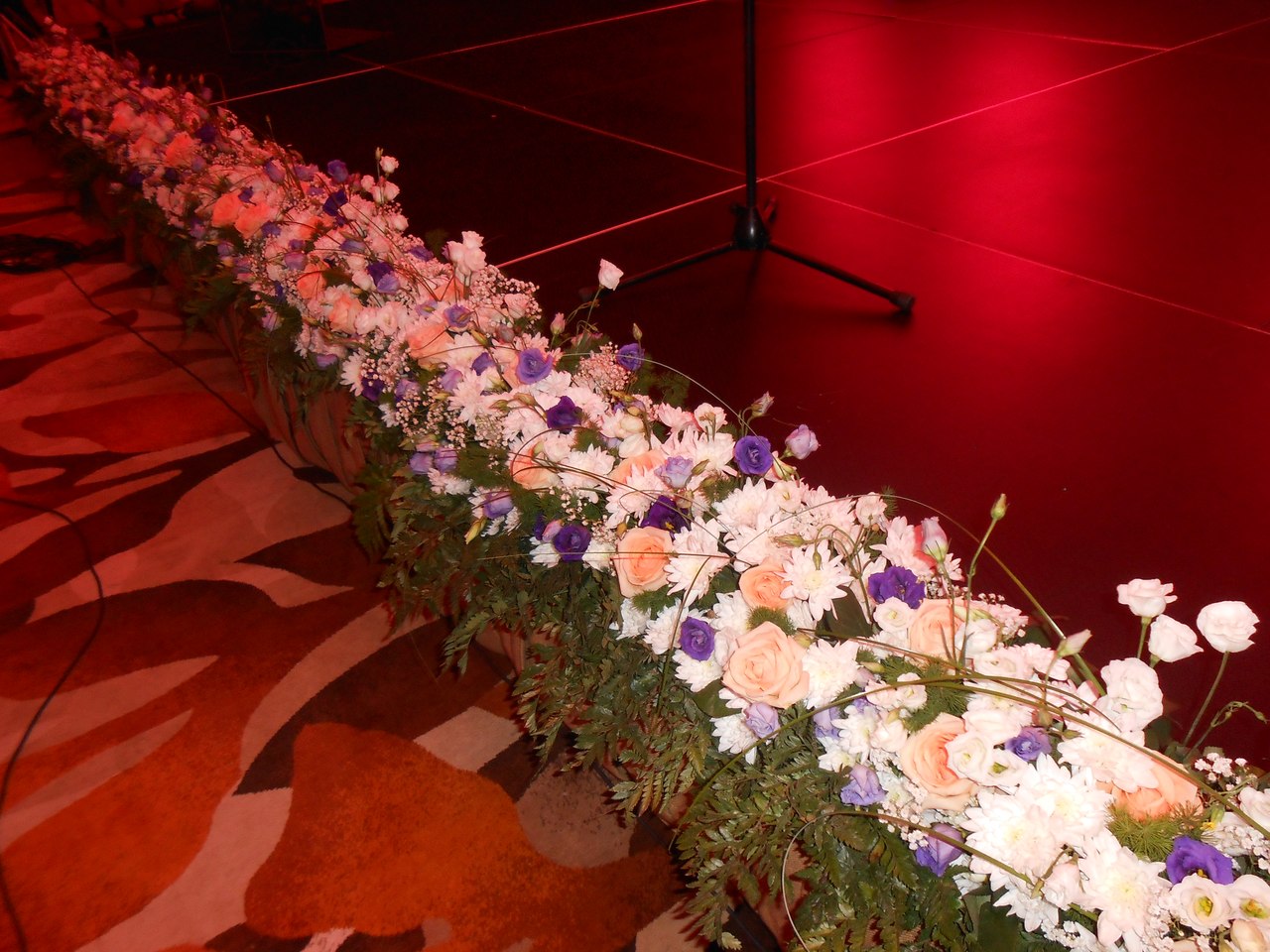 оформление конференц зала цветами
