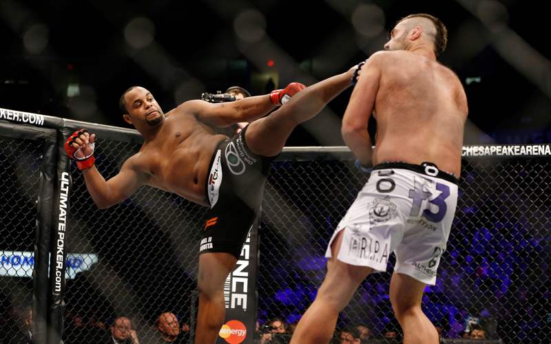 11  Дэниел Кормье ММА fight.jpg
