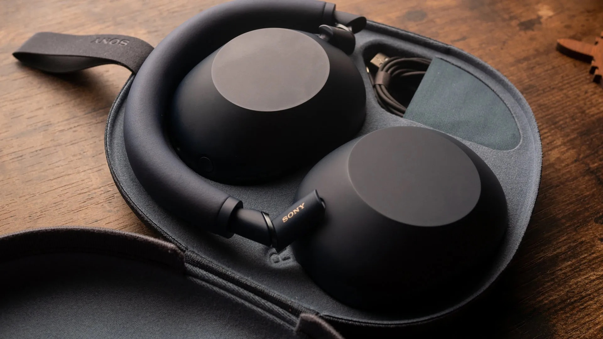 обзор и сравнение Bose QuietComfort Ultra (2nd Gen) и Sony WH-1000XM6 обзор и сравнение Bose QuietComfort Ultra (2nd Gen) и Sony WH-1000XM6