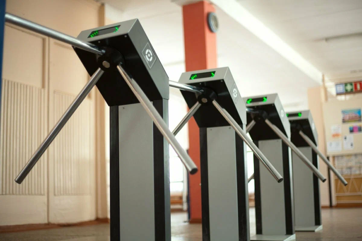 монтаж систем контроля и управления доступом