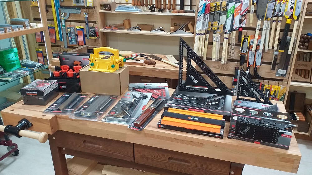 Woodwork, Инструмент