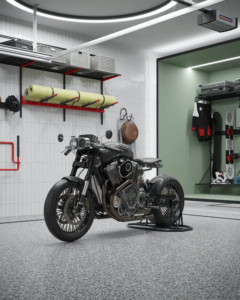 Организация гаража для мотоцикла и спорта: настенные рейлинги IF с креплениями для фитнес-ковриков, шлемов и сноуборда