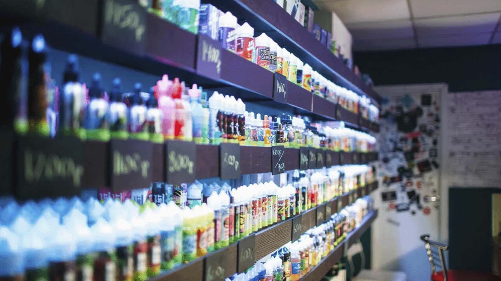 Стойка продаж вейп-продукции и мерчандайзинг для роста LTV Стойка продаж вейп-продукции и мерчандайзинг для роста LTV