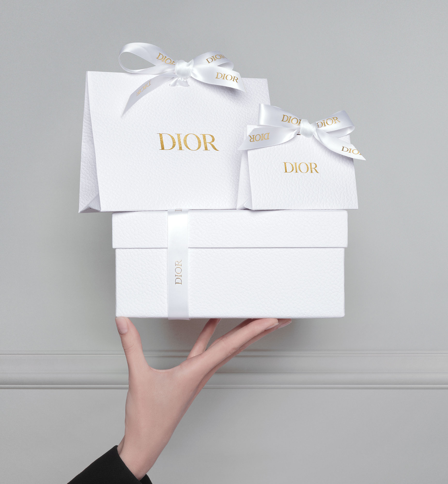 Dior - официальный интернет-магазин парфюмерии и косметики Диор в России