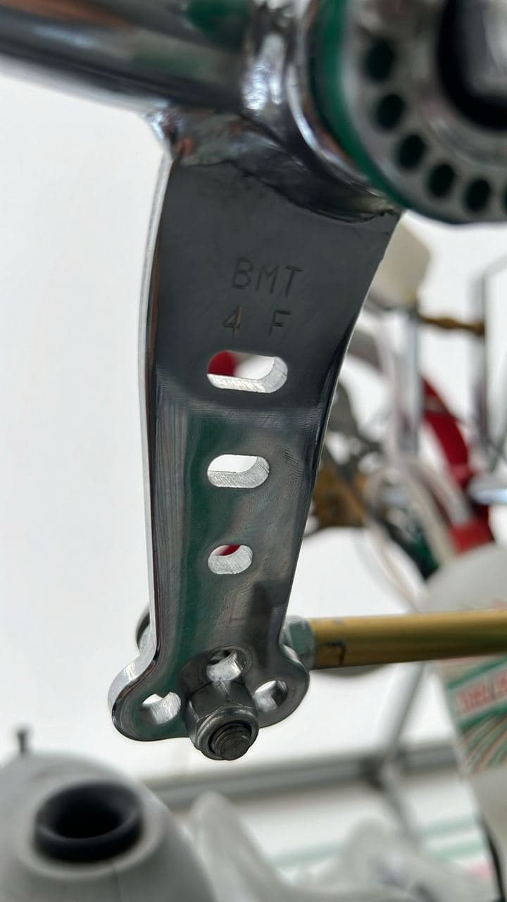 Крепление рулевых тяг на рулевой колонке Tony Kart Rookie