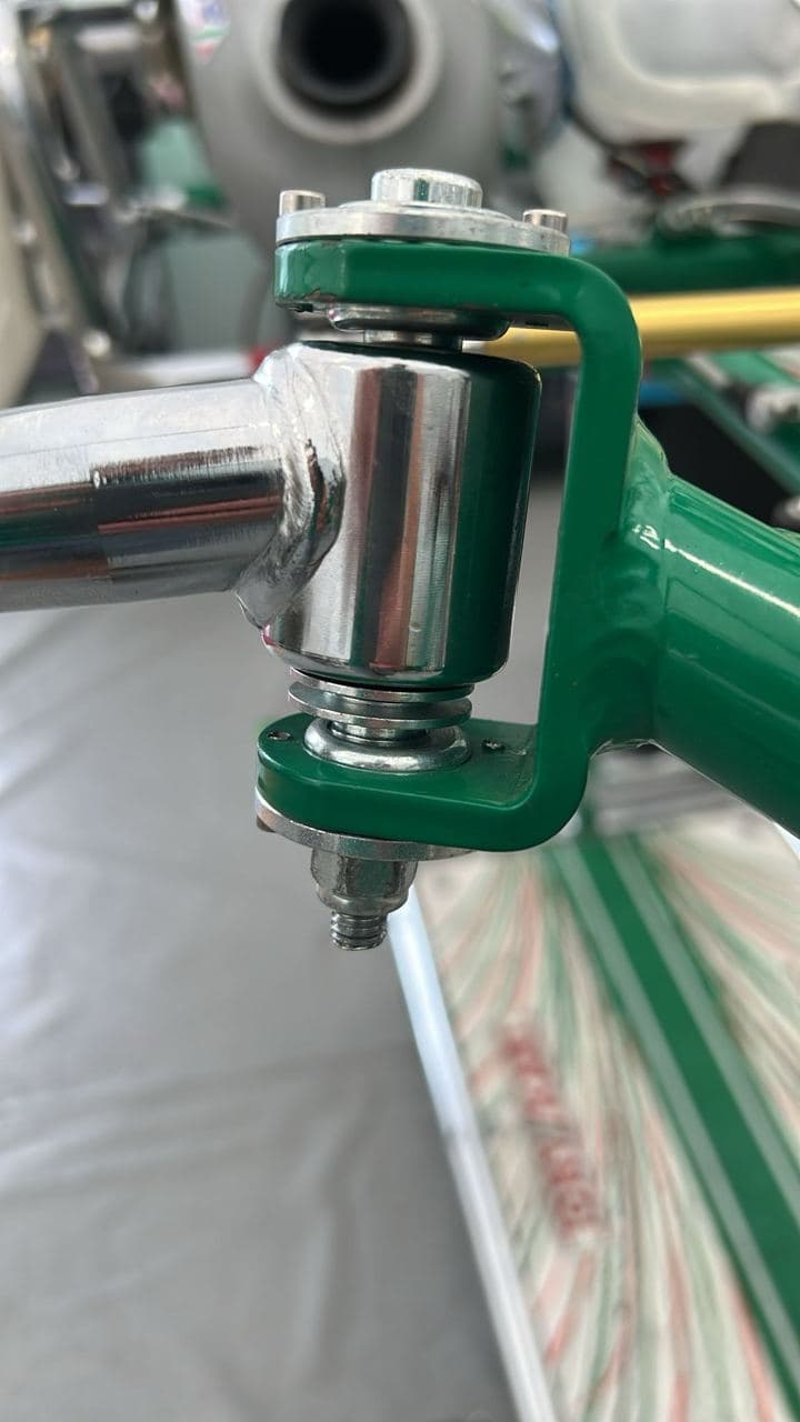 Опущенная передняя часть шасси Tony Kart Rookie