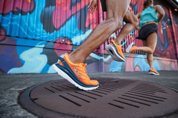 обувь для бега HOKA