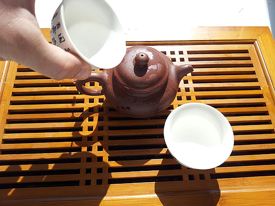 isin-tea-pot5.jpg