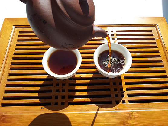 isin-tea-pot4.jpg