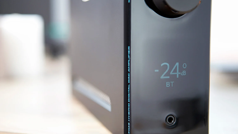 Портативный цифровой усилитель ЦАП NAD D 3045