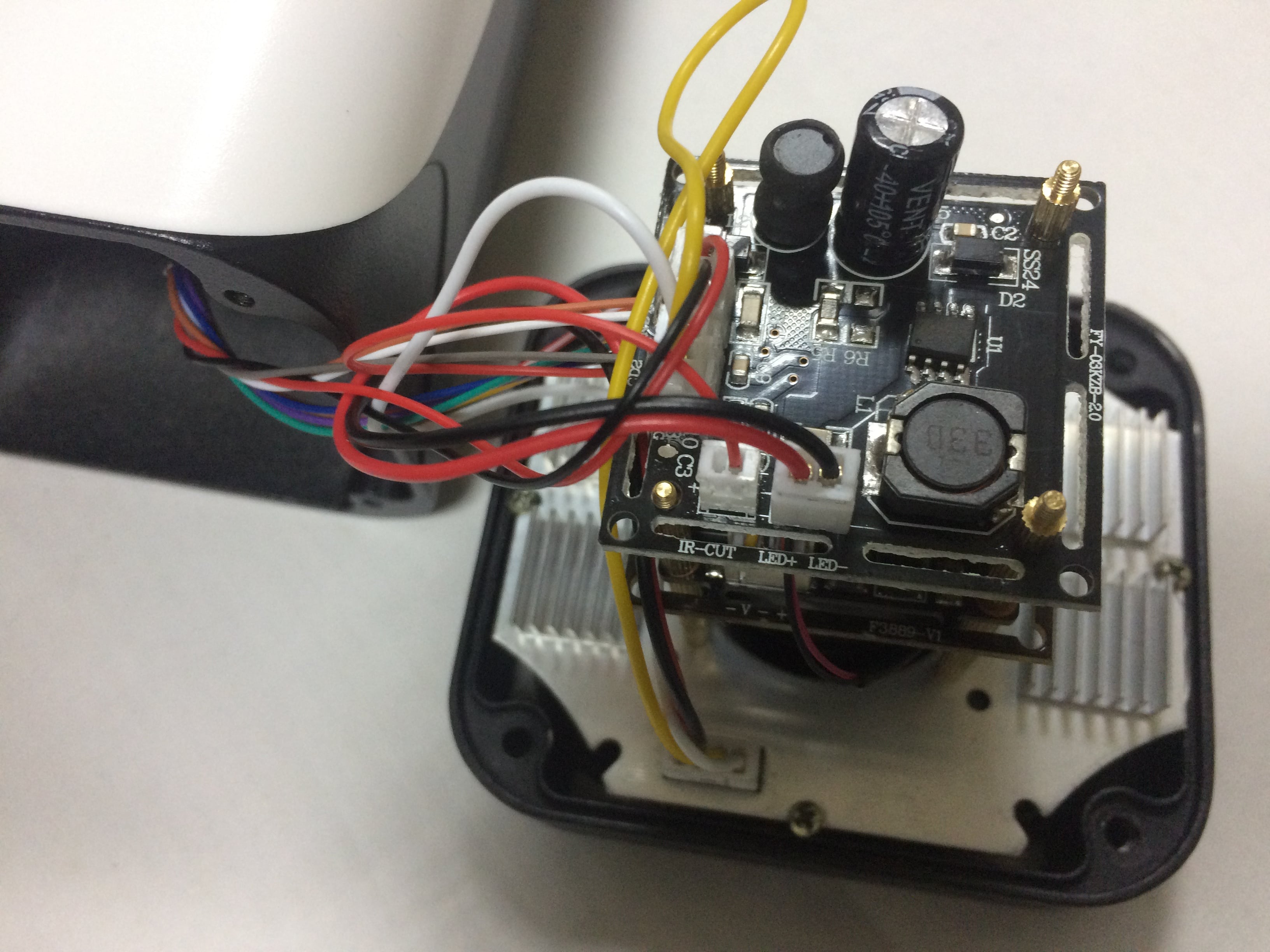 Вид модуля ИК прожектора в сборе с видео модулем видеокамер CAICO в разобранном виде