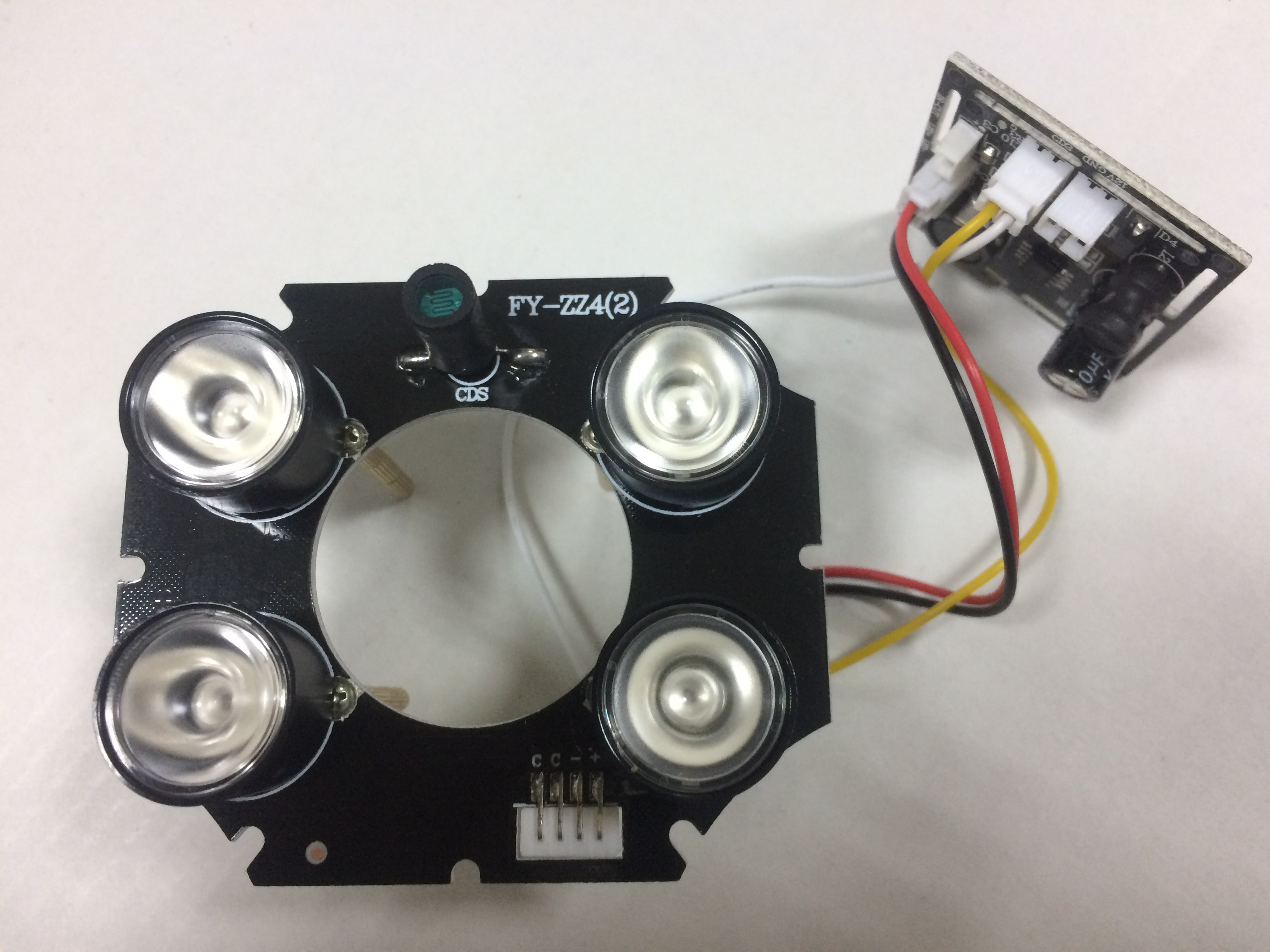 Вид LEDs Ик прожектор с оптическим усиливающими линзами видеокамеры CAICO в разобранном виде