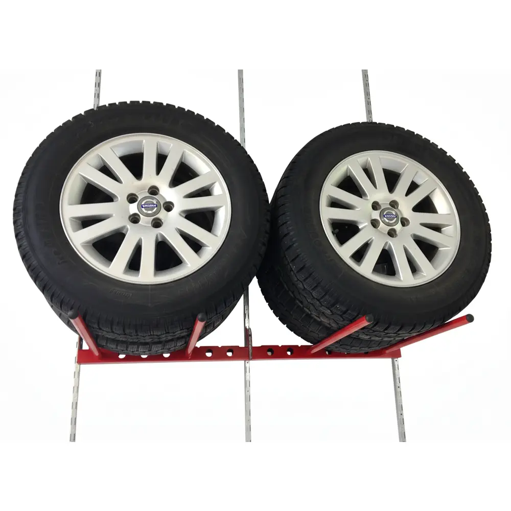 Горизонтальное хранение двух колес в ряд на настенных направляющих системы IF