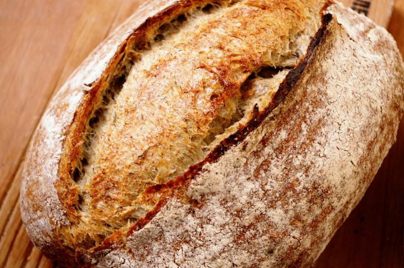 Хлеб с добавками. Еда похожая на мокрый хлеб. Roquefort and Almond Sourdough Bread.