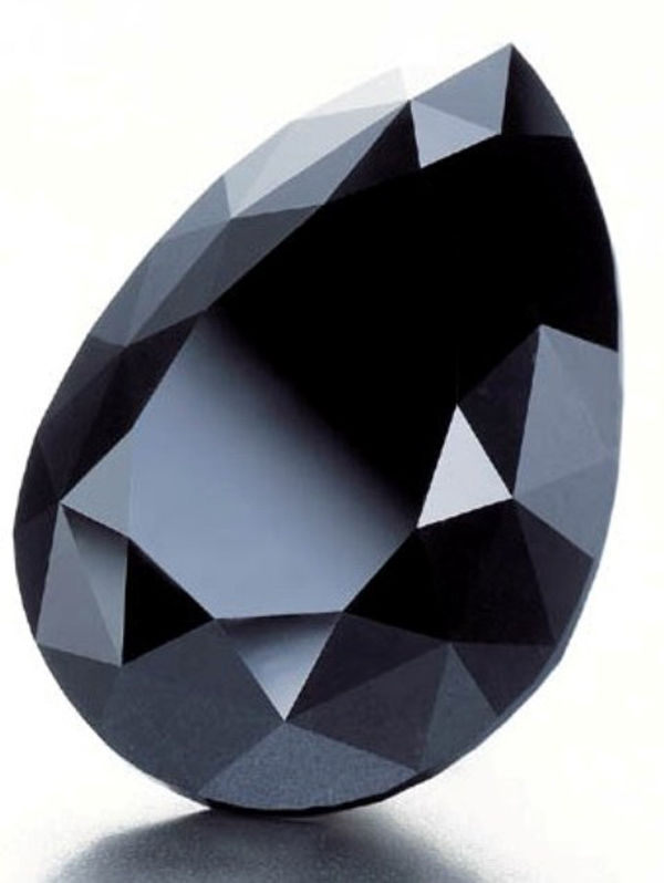 Ювелирный природный облагороженный черный бриллиант, его свойства и история происхождения