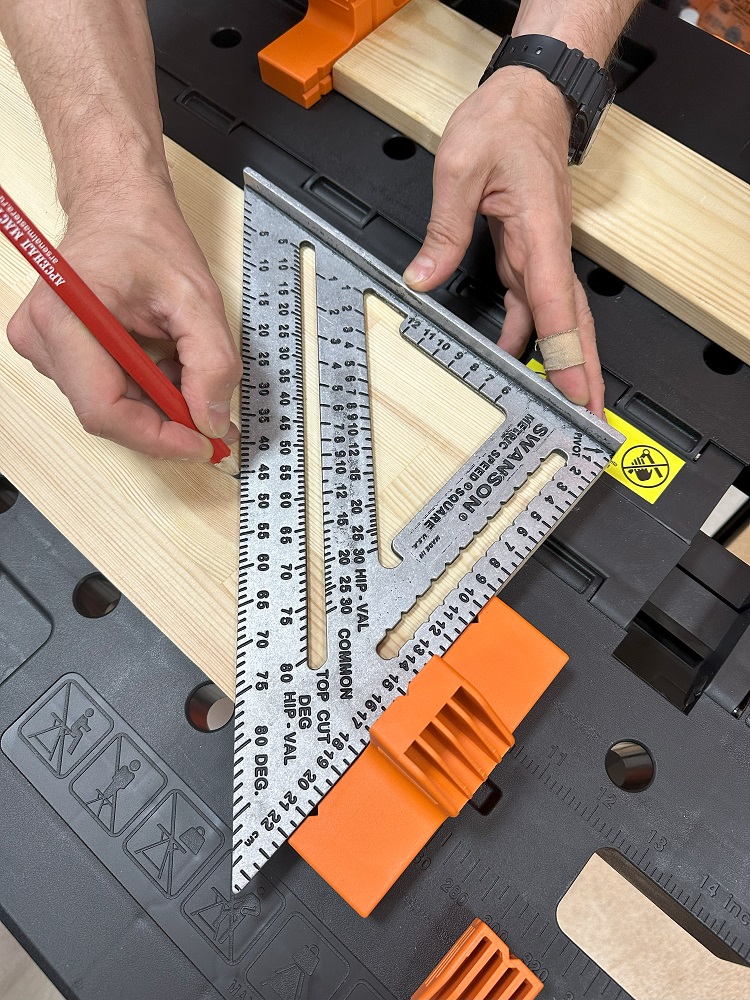Угольник метрический Swanson Speed Square 250 мм