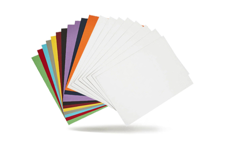 Набор белого и цветного картона