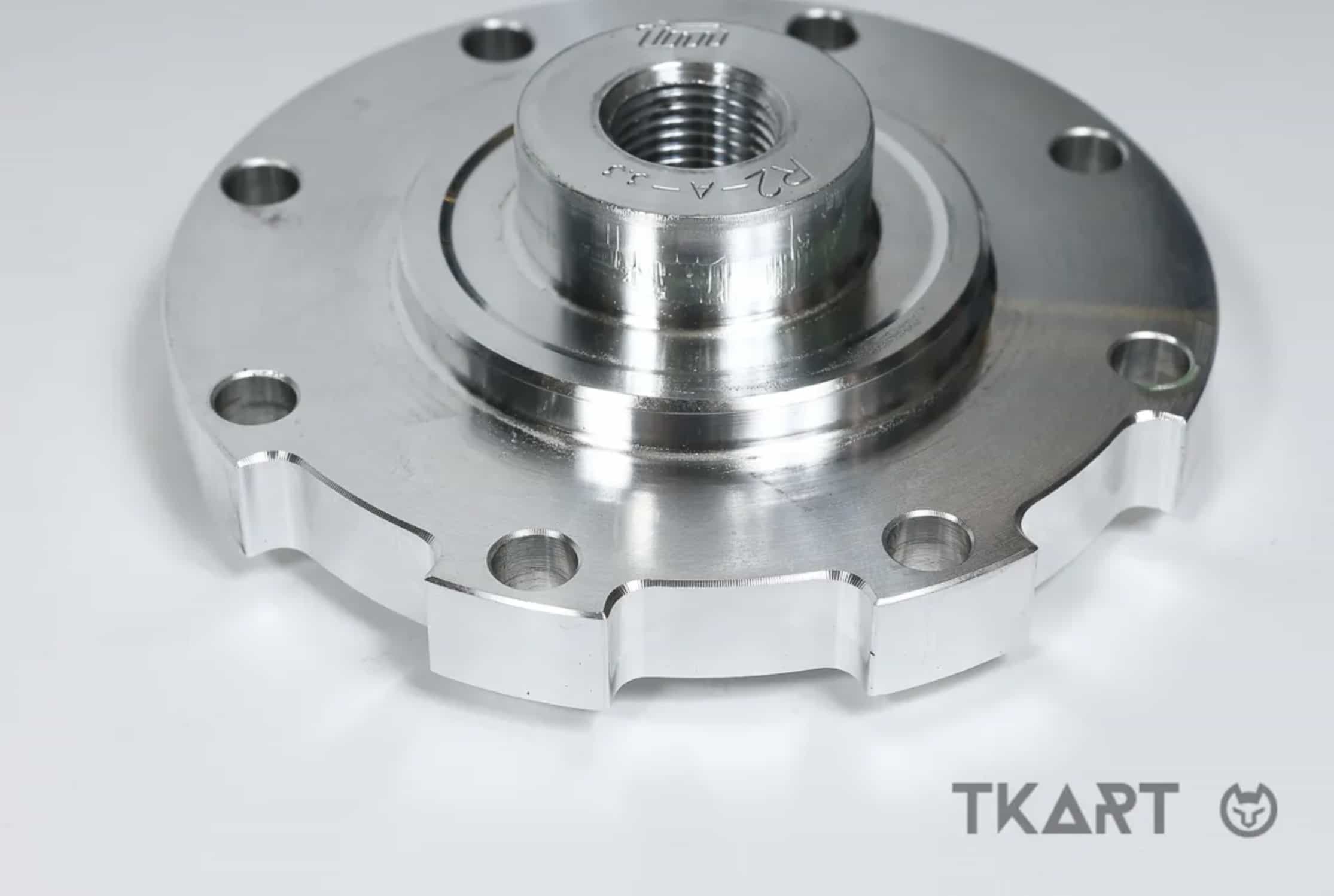 Крышка головки цилиндра TM KZ-R2 &mdash; рёбра жёсткости и охлаждения