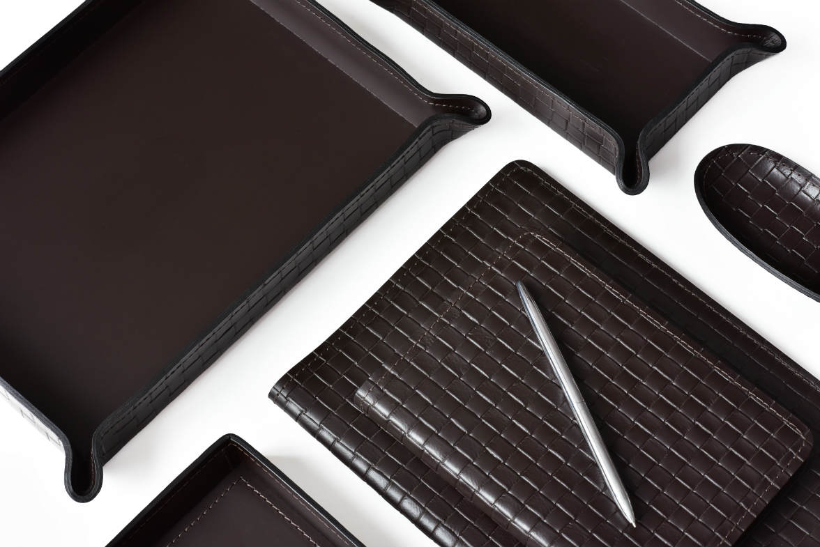 настольные аксессуары из кожи как bottega veneto