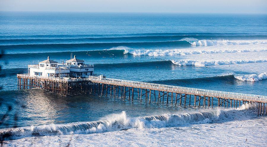 Malibu Beach в Калифорнии, самый знаменитый пляж для серфинга