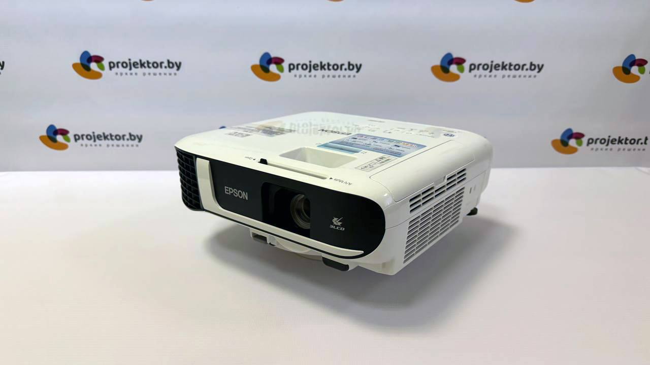 projector-epson-fh-cb-52-front
