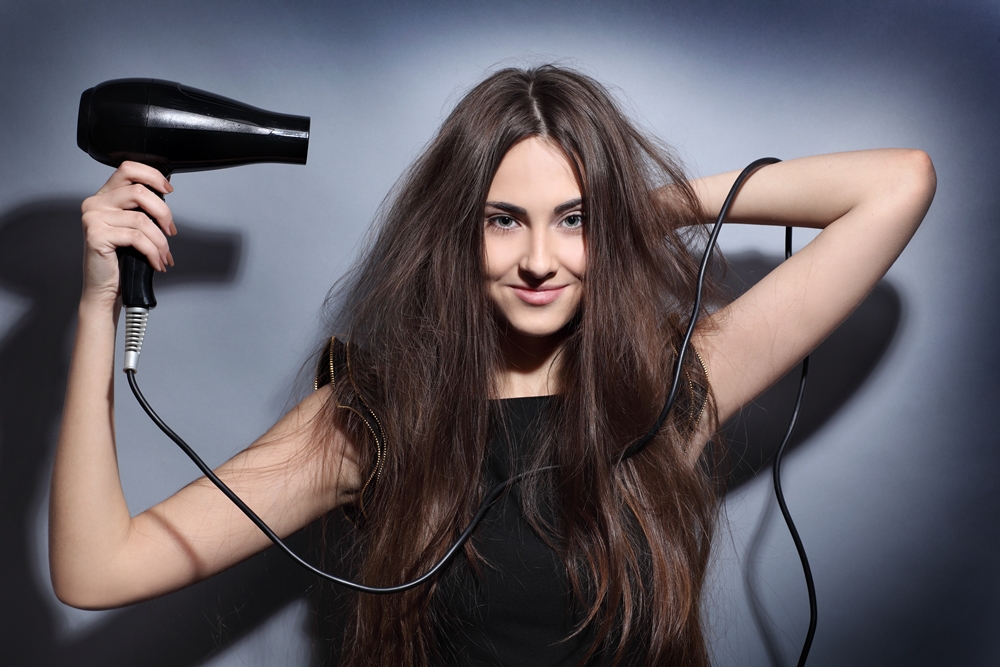 Hair_dryer_Brown_haired_Smile_Hair_Hands_559631_5616x3744.jpg