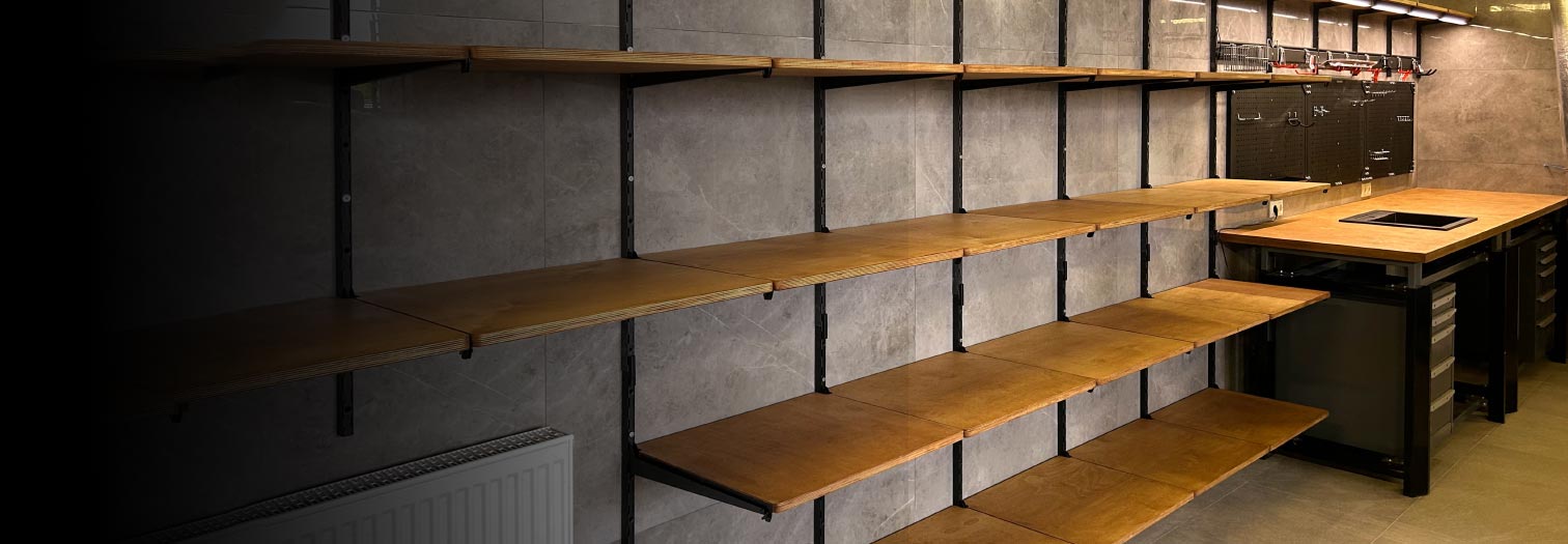 Стеллажи и мебель из металла и дерева