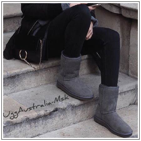 UGG Classic Short