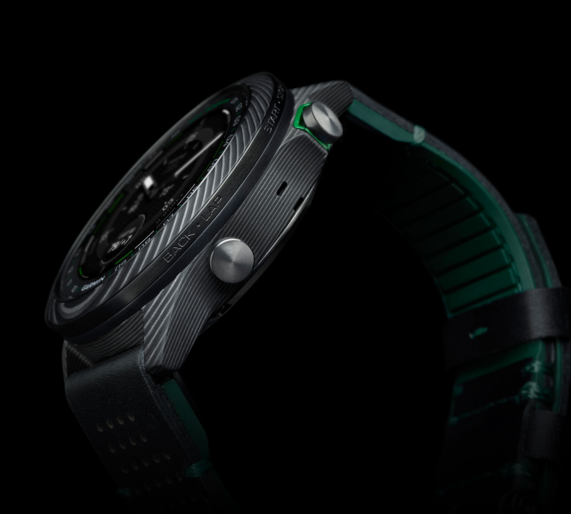 Умные часы Garmin Marq Golfer (Gen 2) - Carbon Edition: Часы с уникальным характером