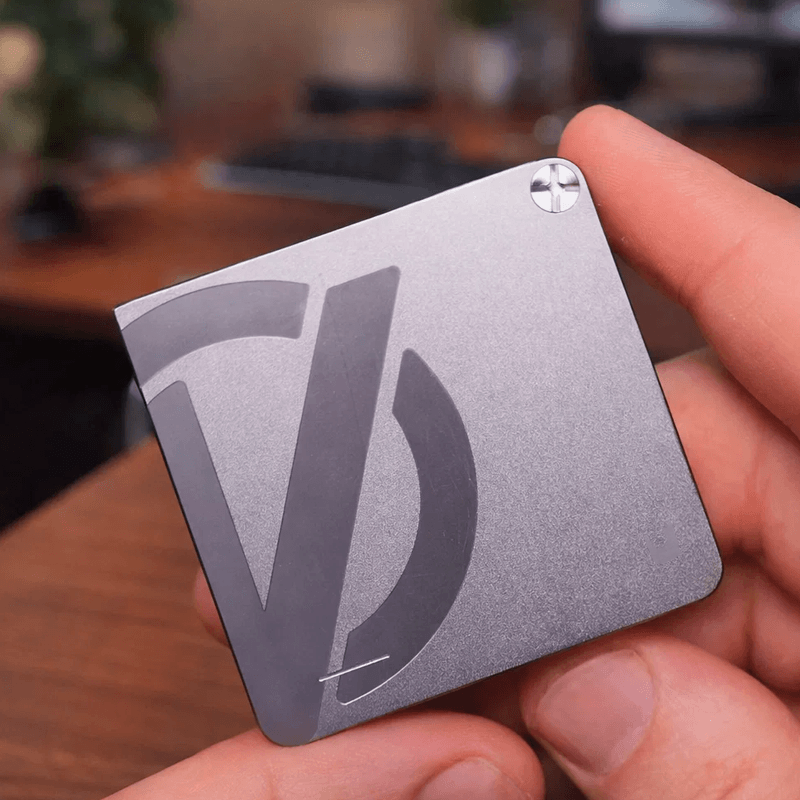 Vaporesso Xros 3 Nano в руке