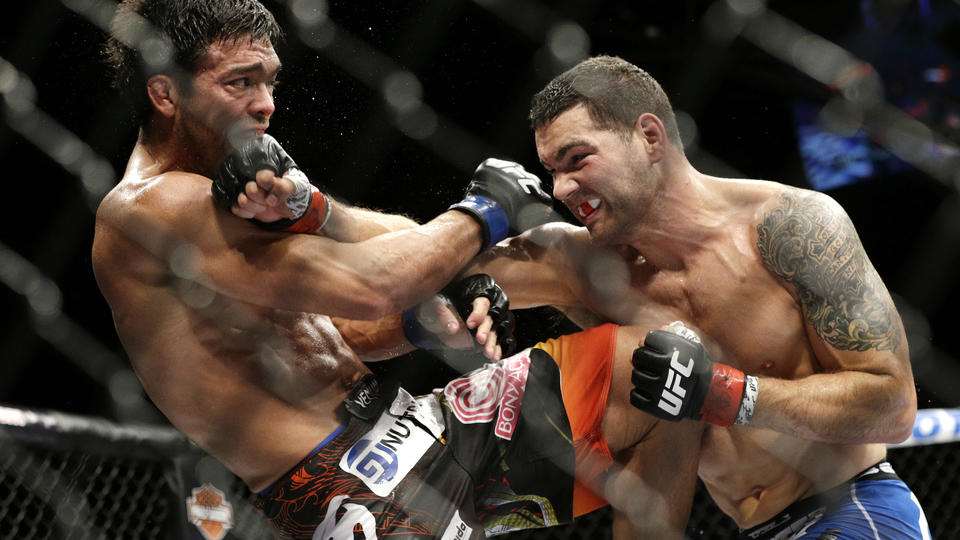 6 Биспинг  UFC 210 Вейдман.jpg