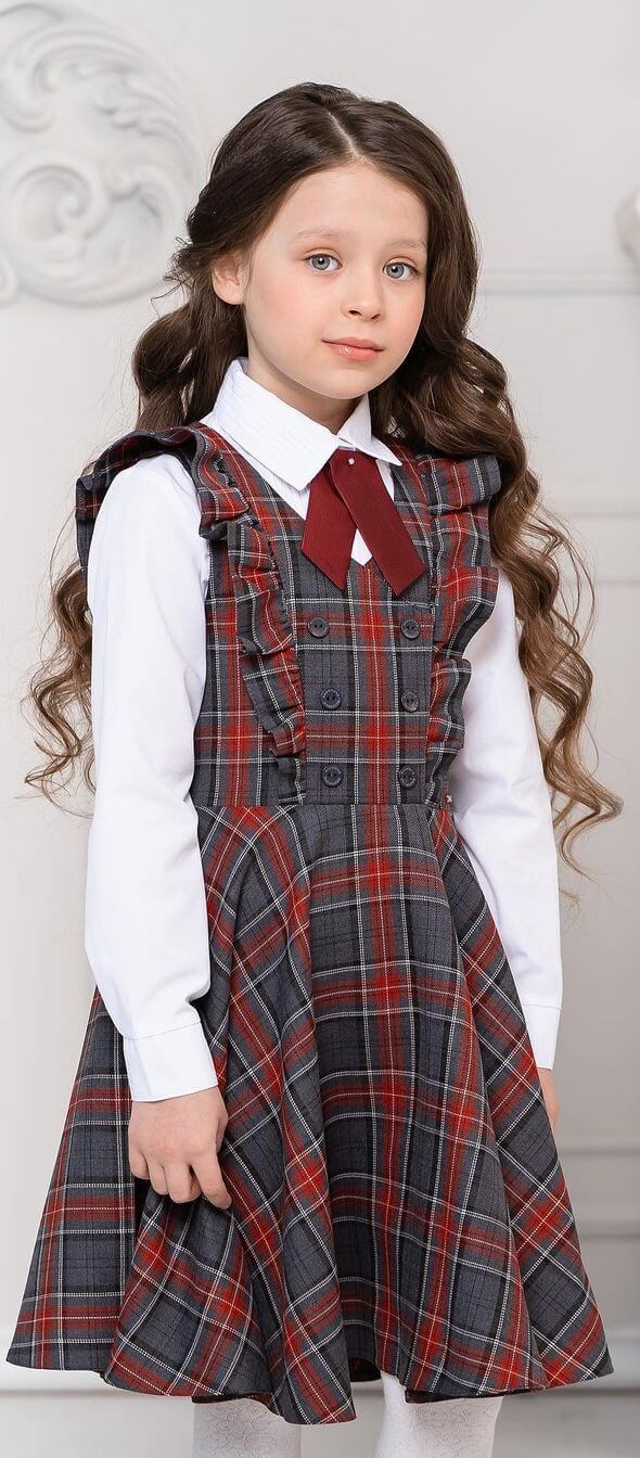 Школьная форма для девочек &ndash; это особый вид повседневной одежды, к которому предъявляют высокие требования, как родители, так и дети. Для родителей, выбирающих перед началом учебного года школьную одежду своим детям, важно, чтобы она была выполнена из высококачественных материалов. Каждая школа вправе вводить свои правила, касающиеся внешнего вида одежды учащихся. Стандартные требования дресс кода большинства учебных заведений, предусматривают светлый верх и темный низ, однако следует помнить, что выбранная одежда должна не только соответствовать указанным требованиям, но и быть удобной и стильной, отвечая актуальным требованиям современной моды.