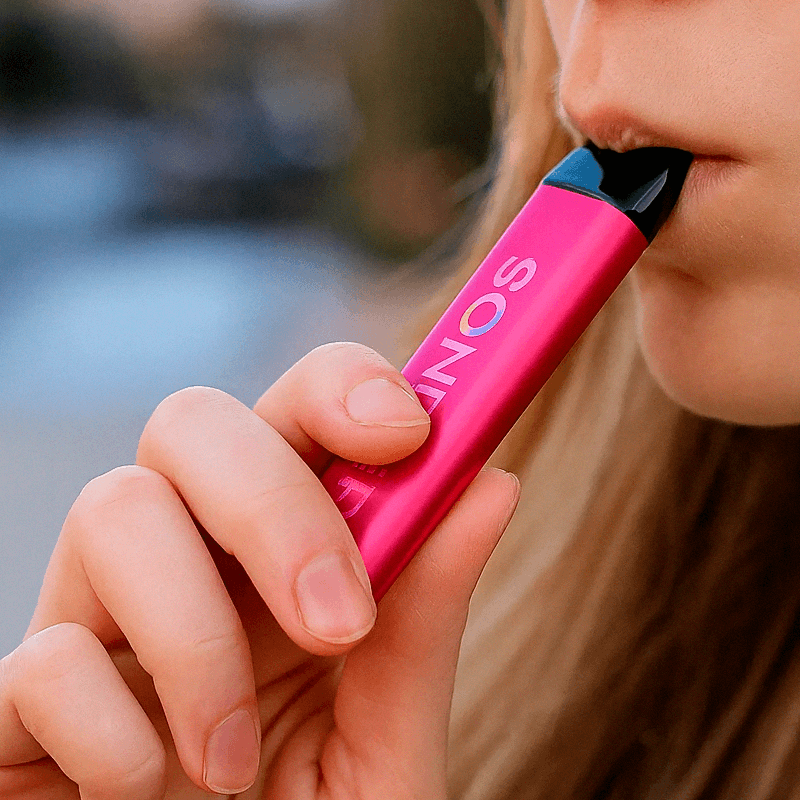 GeekVape Sonder Q2 в руке